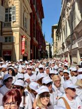 Folla di over 65 davanti a Palazzo Tursi per l'evento di chiusura del progetto "Sport Senior" Folla di over 65 davanti a Palazzo Tursi per l'evento di chiusura del progetto "Sport Senior"