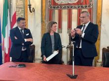 Picciocchi parla al microfono