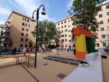 Piazza Adriatico con nuova pavimentazione ed elemento architettonico