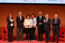 Il palco dei Magazzini del Cotone in un momento della cerimonia di premiazione delle imprese