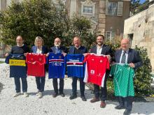 Fotoricordo della presentazione della mostra: tra gli altri si riconosce anche il presidente della LND Liguria Giulio Ivaldi