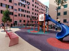 Scivolo dei giochi per bambini - panchine