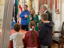 bordilli, enriquet e bambini di spalle