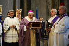 L'Arcivescovo di Genova Marco Tasca durante la celebrazione della Santa Messa