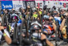 Handbikers in partenza di una gara