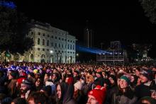 Una parte della piazza durante il concerto dei Pinguini Tattici Nucleari