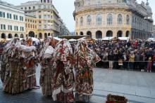 Esibizione del Gruppo Folcloristico Città di Genova prima dell'accensione del falò