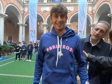 arnaldi con la spilla di Genova
