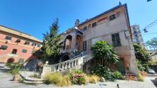 Un'altra veduta della Villa dal piazzale