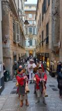 Un corteo in via di Scurreria