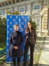 Rappresentante di UNHCR Chiara Cardoletti e assessore Lorenza Rosso fotografate nel cortile di Palazzo Tursi