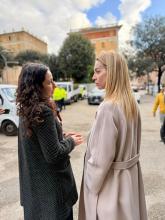 La sindaca Salis con la assessora Coppola