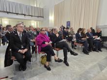 Dono Bandiere Istituzionali al Coronata Campus-Bruzzone e rappresentanti istituzionali Dono Bandiere Istituzionali al Coronata Campus-Bruzzone e rappresentanti istituzionali