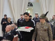 Dono Bandiere Istituzionali al Coronata Campus-Un’altra Storia-Consegna bandiera Italia Dono Bandiere Istituzionali al Coronata Campus-Un’altra Storia-Consegna bandiera Italia