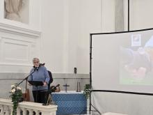 Dono Bandiere Istituzionali al Coronata Campus-Un’altra Storia-Intervento mons. Giacomo Martino Dono Bandiere Istituzionali al Coronata Campus-Un’altra Storia-Intervento mons. Giacomo Martino