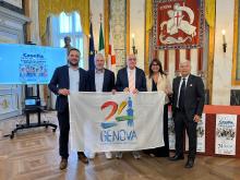 Foto ricordo della presentazione del Campionato nel Salone di Rappresentanza con la bandiera di Genova 2024