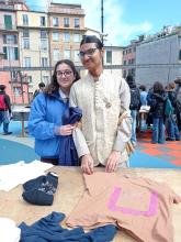 Ragazzi sorridenti "catturati" dalla macchina fotografica