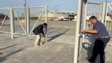 assessore ferrante apre cancello