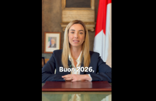 Screen del video di auguri della sindaca Salis