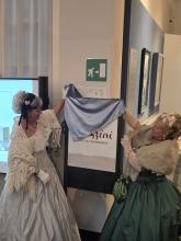 La scopertura del nuovo logo da parte delle figuranti del Gruppo Storico di Voltri La scopertura del nuovo logo da parte delle figuranti del Gruppo Storico di Voltri