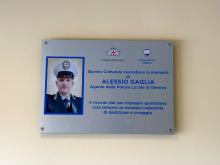 La targa in memoria di Alessio Gaglia