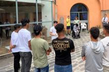 Laboratorio “Bellezza, sostenibilità e inclusione”-Ragazzi di spalle