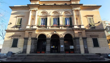 Foto della facciata dell'edificio di piazza Manzoni 3 che ospita la sede del Municipio III Bassa Val Bisagno