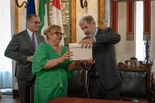 scambio di doni genova santos