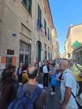 Ritrovo in via Sestri davanti alla sede del Municipio Ritrovo in via Sestri davanti alla sede del Municipio