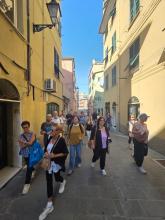 Un momento della passeggiata nella antica via Paglia Un momento della passeggiata nella antica via Paglia