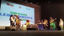 Unaltro momento dello spettacolo Ciak si Gira al Teatro Govi di Bolzaneto
