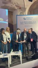 il momento della firma