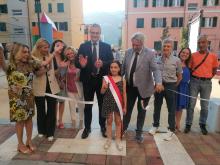 Il taglio del nastro al termine della cerimonia di inaugurazione