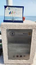 Targa commemorativa di Russel Terence Rebello e targhetta donata a Kevin Rebello