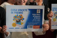 Uno dei premi consegnati ai bimbi vincitori