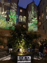 illuminazione artistica sulle facciate dei palazzi di piazza don gallo