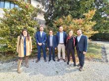 foto di gruppo nel giardino di Palazzo Albini