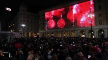 Luci proiettate sul palazzo della Regione