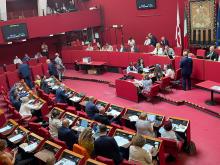 La Sala Rossa di Palazzo Tursi durante il Consiglio comunale odierno