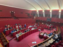 La Sala Rossa di Palazzo Tursi durante una commissione municipale