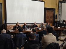 Un momento dell'incontro in Prefettura convocato dal commissario Calogero Mauceri Un momento dell'incontro in Prefettura convocato dal commissario Calogero Mauceri