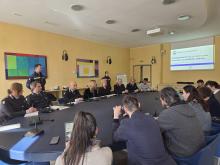 Un momento della conferenza stampa in Sala Giunta Nuova: autorità e stampa sedute al tavolo Un momento della conferenza stampa in Sala Giunta Nuova: autorità e stampa sedute al tavolo