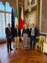 Fotoricordo a margine dell'incontro: da sinistra il consigliere Kaabour, la sindaca Salis e la console Welter