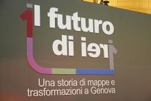 La grafica della mostra allestita al Palazzo della Borsa, con la parola "ieri" scritta a caratteri invertiti