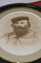ritratto Garibaldi in tondo nel Museo garibaldino 