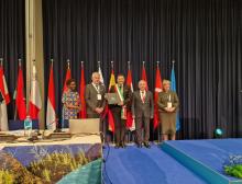 Assessore Mascia ritira il premio