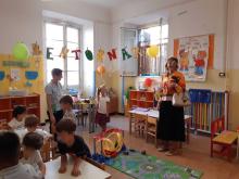 Assessore Marta Brusoni in una scuola dell'infanzia comunale