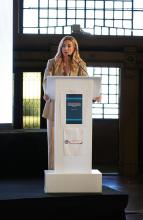 La sindaca Salis durante il suo intervento al Palazzo della Borsa
