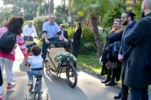 cargo bike in un vialetto dei parchi 