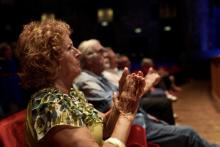 pubblico che applaude